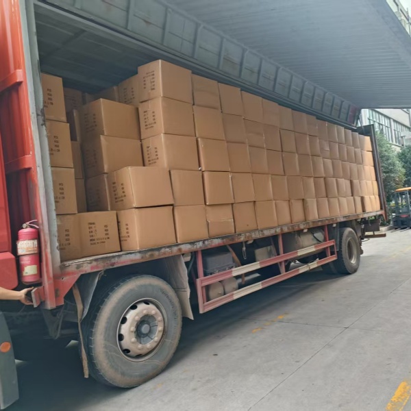 Yiwu Kebon Healthcare는 전술 의료 키트 선적으로 유럽 시장으로 확장됩니다.